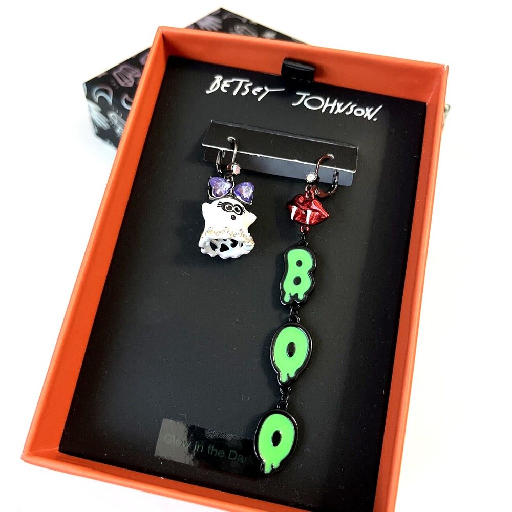 Betsey Johnson Halloween Ghost Vampire Teeth BOO Dangle Earrings NIB - Picture 2 of 5